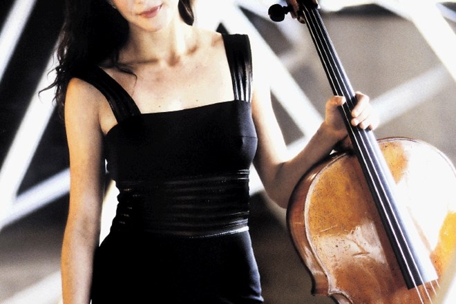 V Haydnovem Koncertu za violončelo in orkester št. 2 solistka Natalie Clein ni iskala popolnosti, temveč se je predajala...