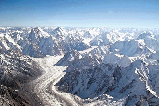 Po koncu pomladne sezone na Everestu so v središču pozornosti alpinistov visoke gore v Karakorumu.