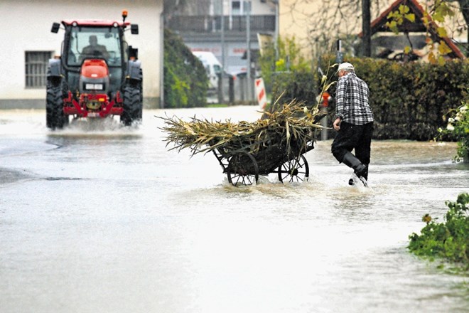 Novembra 2014 je obilno deževje povzročilo težave tudi na Igu, kjer je bilo poplavljenih več kot 300 hiš.