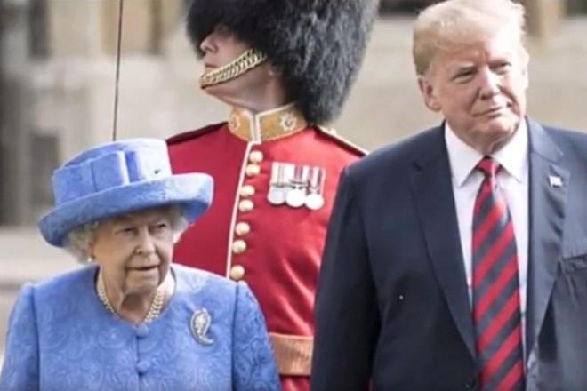 Je Elizabeta II. z broškami kaj sporočala Donaldu Trumpu?