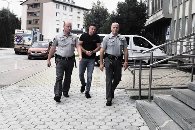 Klemen Trivić Požun (na fotografiji) bi rad čim prej začel prestajati svojo kazen zaradi marčevskih tatvin v trgovinah....