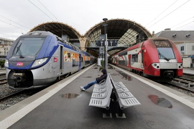 Francoske železnice stavka stala 790 milijonov evrov