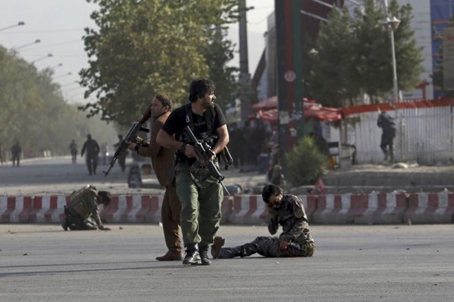 V samomorilskem napadu na afganistanskem letališču več mrtvih