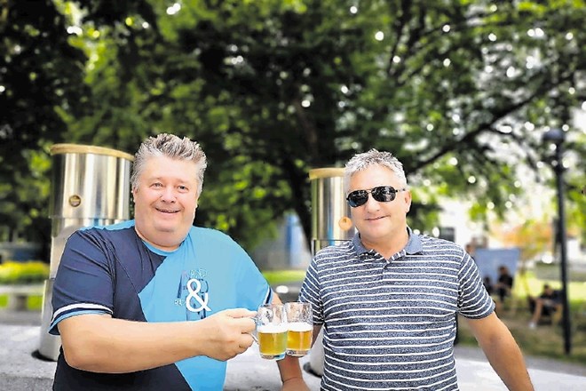 Od odprtja jeseni pred dvema letoma pa do danes so pri fontani piva prodali kar 122.000 vrčkov, letos do konca sezone se bo...