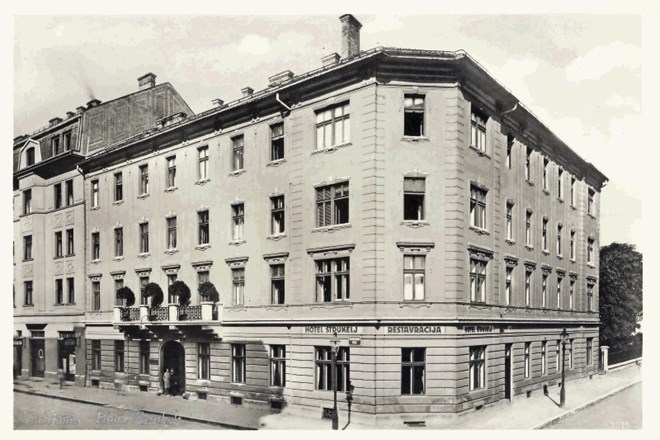 V dvajsetih letih prejšnjega stoletja je tedanji lastnik  Černe hotelu prizidal eno nadstropje.
