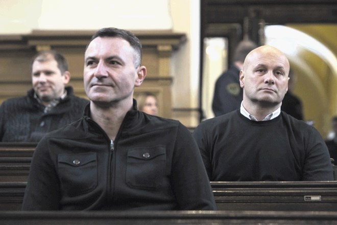 Dragan Beljkaš (spredaj) in Dragan Tošić sta dobila najvišjo kazen, 16 let in pol zapora. Na razsodbo sta se pritožila.