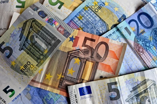 Državni proračun v prvem polletju s skoraj 181 milijoni evrov presežka