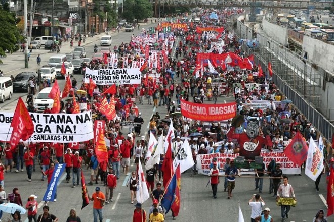 Protestniki, ki so nedavno protestirali proti filipinskemu predsedniku.