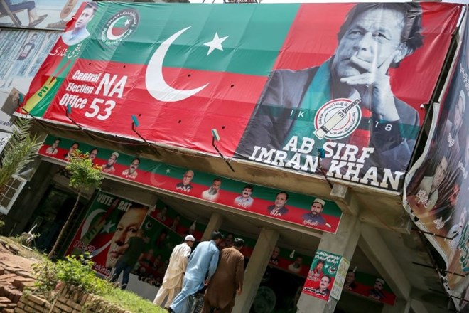 Stranka Imrana Kana v Pakistanu začela koalicijske pogovore