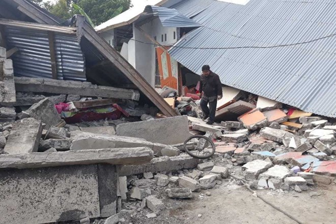 Po potresu na Lomboku na gori ujetih več sto ljudi