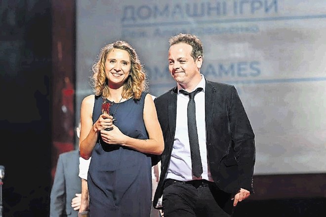 Alisa Kovalenko in Stephan Siohan sta  v Odesi za film Home Stories dobila nagrado za najboljši evropski dokumentarni film.
