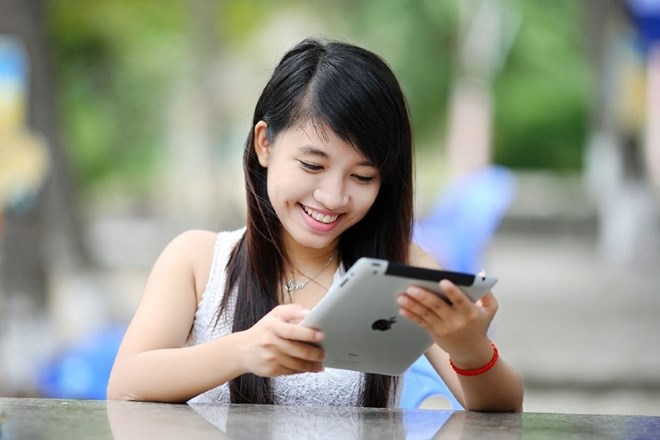 Japonska mladina večino časa uporablja tablice in mobilne telefone.