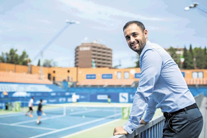 Nekdanji igralec in direktor portoroškega teniškega turnirja Aljaž Kos ima v prihodnosti velike načrte. Vprašanje je, koliko...