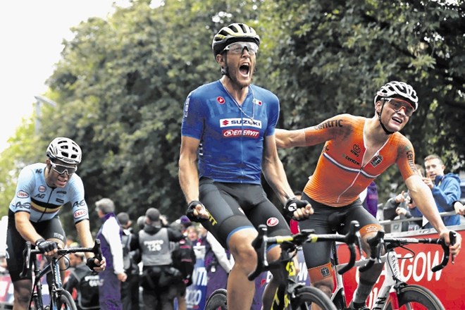 Matteo Trentin (na sredini) je novi evropski kolesarski prvak.