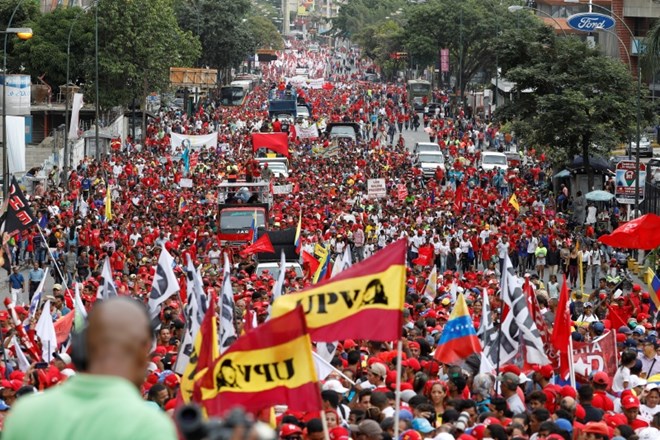 V Venezueli je te dni tudi veliko protestov v podporo predsedniku Maduri