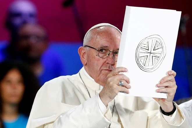 Papež v pismu prosi odpuščanja za zlorabe, žrtve hočejo dejanja