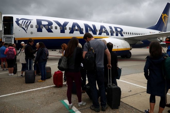    Ryanair bo odslej zaračunaval za ročno prtljago