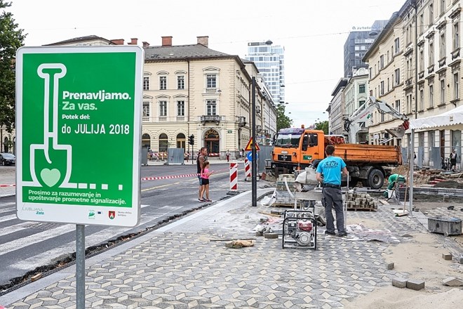 Mestni avtobusi Ljubljanskega potniškega promet bodo po Slovenski cesti vozili brez obvozov.