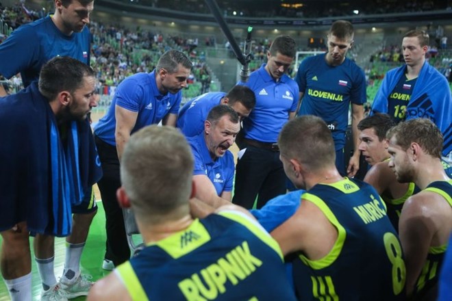 Slovenija v drugi del kvalifikacij za SP s pomlajeno reprezentanco 