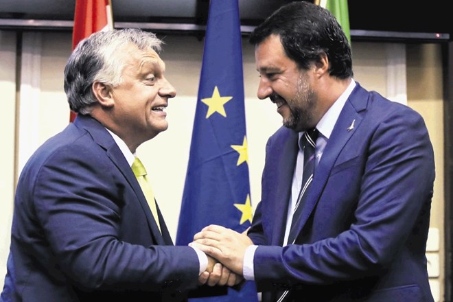 Prijateljski pogledi Viktorja Orbana in Mattea Salvinija