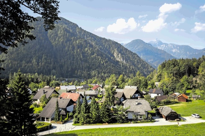 Jezersko je prvi slovenski kraj, ki so ga sprejeli v mednarodno mrežo gorniških vasi, usmerjenih v trajnostni turizem. Skupna...