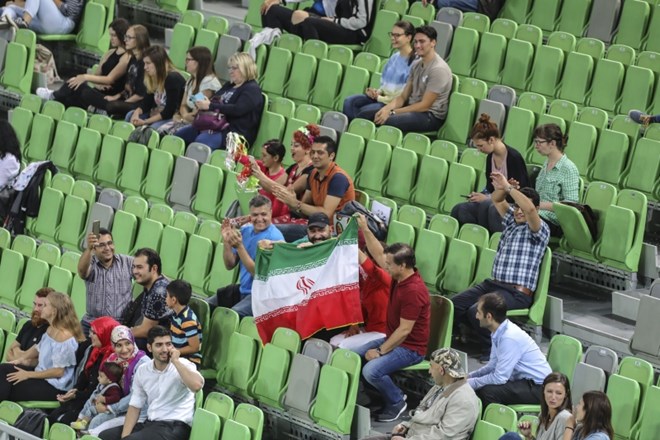 Slovenci po petih nizih strli Iran 