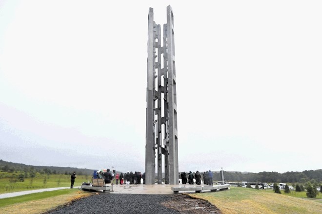 Spomenik 40 potnikom in članom posadke na poletu številka 93, ki so se 11. septembra uprli štirim ugrabiteljem in dosegli, da...