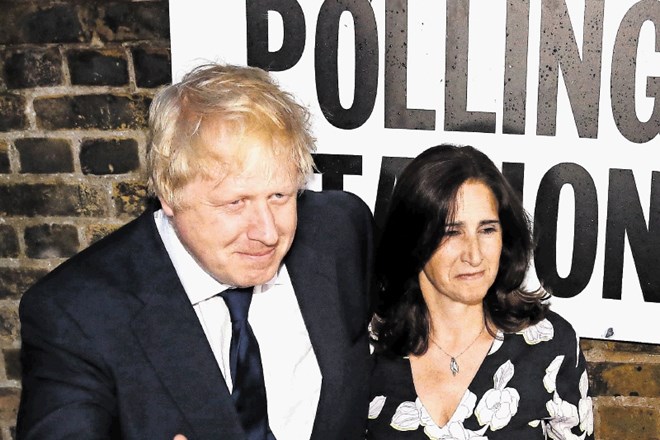 Na fotografiji s 23. junija 2016, ko sta skupaj glasovala za brexit, sta Boris Johnson in soproga Marina še delovala srečno....