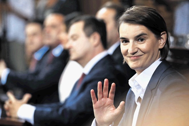 Srbska premierka Ana Brnabić je dejala, da je zelo dobro vedela, da bo z vstopom v politiko marsikomu vrgla kost, da jo bodo...