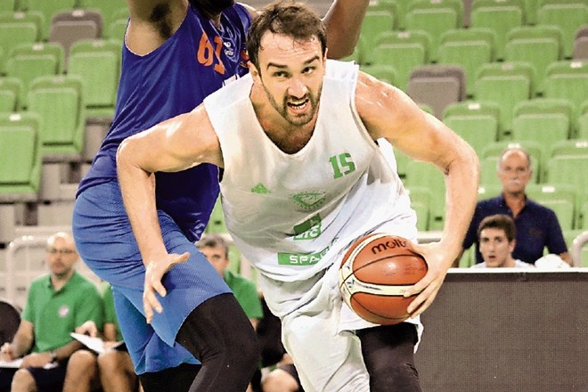 Mirza Begić je tudi uradno novi kapetan košarkarjev Petrola Olimpije, s triintridesetimi leti pa je tudi najstarejši  igralec...