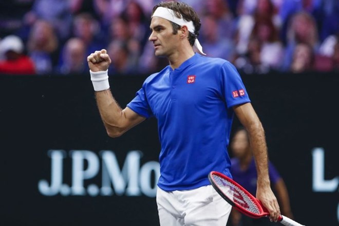 Federer v Chicagu brez napake, poraz Đokovića