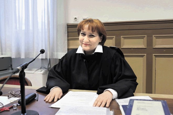 Sodnica Dejana Fekonja je potrdila primerjavo med delovanjem (erotičnega) masažnega salona in frizerskega salona, a dodala,...