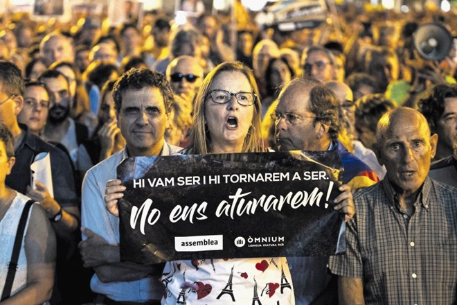 Kaže, da so v Madridu  dojeli sporočilo iz Barcelone s četrtkovega protesta: »Ne bomo odnehali!«
