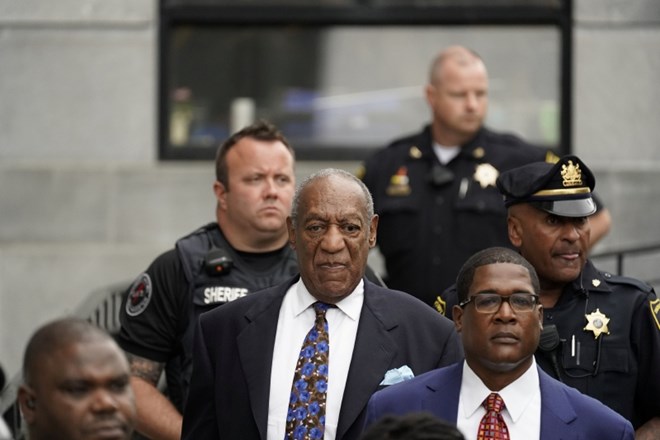  Cosby obsojen na najmanj tri leta zapora zaradi spolnega napada