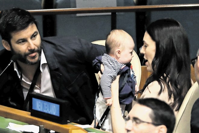 Novozelandska premierka Jacinda Ardern s hčerjo Neve na zasedanju generalne skupščine Združenih narodov