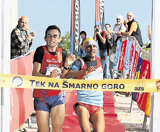 Dvoboj do zadnjega metra je pred šestimi leti dobil Eritrejec  Azeira Teklay (desno), še vedno aktualni rekorder, ki se po...