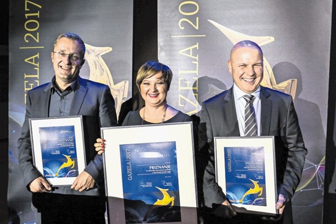 Dobro razpoloženi predstavniki podjetij, ki so bila lani nominirana za gazelo dravsko-pomurske regije: ﻿direktor podjetja...