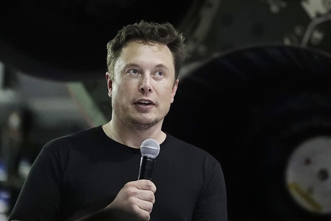 Elon Musk se je pogodil z ameriškimi regulatorji. S podjetjem sta prejela po 20 milijonov dolarjev kazni zaradi goljufije z...