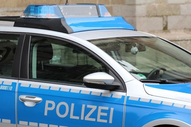 #video Na desničarskem koncertu v Nemčiji poškodovani policisti