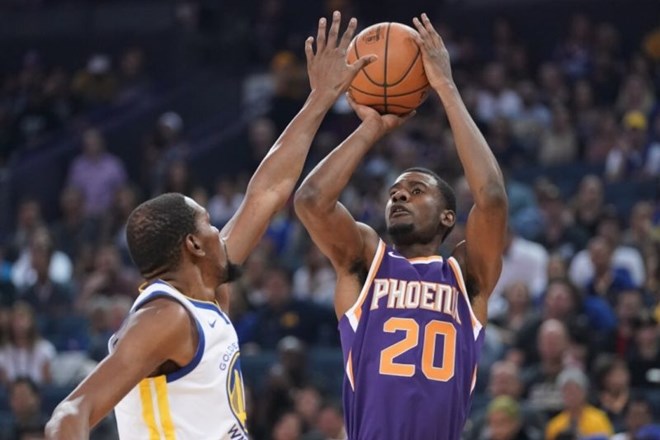 Lastnik Phoenix Suns pred začetkom sezone v NBA odpustil generalnega direktorja 