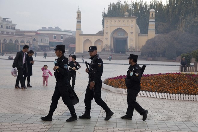 Kitajska legalizirala internacijska taborišča za muslimanske Ujgure 
