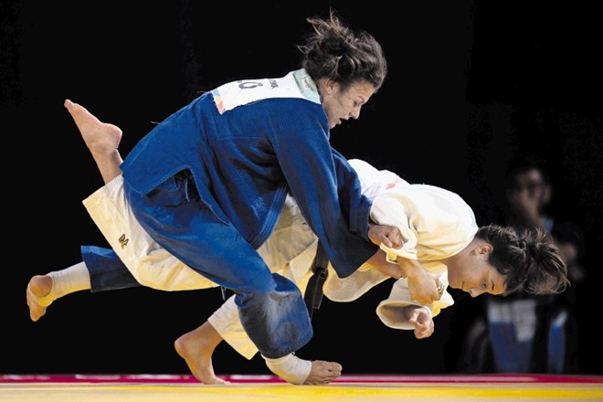 Metka Lobnik (v modrem) je v Buenos Airesu osvojila dve bronasti odličji.
