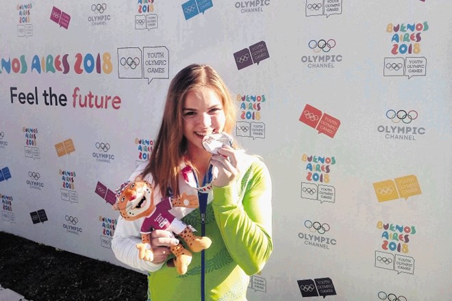 Radovljičanka Vita Lukan, dobitnica srebrne medalje v športnem plezanju na mladinskih olimpijskih igrah v Buenos Airesu