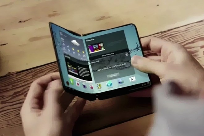 Samsung je prvi koncept (na fotografiji) za telefon z upogljivim zaslonom predstavil že leta 2013.