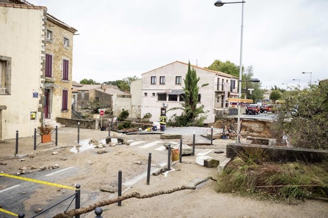 #foto V poplavah na jugu Francije najmanj deset mrtvih