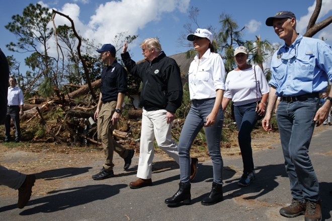 Trumpova obiskala območja Floride in Georgie, ki jih je uničil orkan Michael 