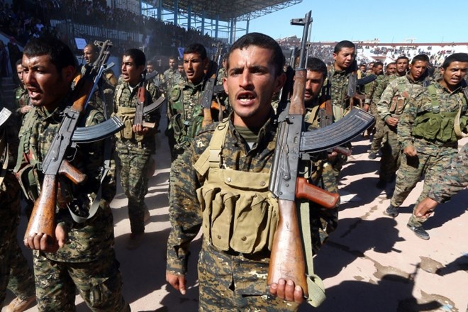 Vojaki vojaške enote SDF.