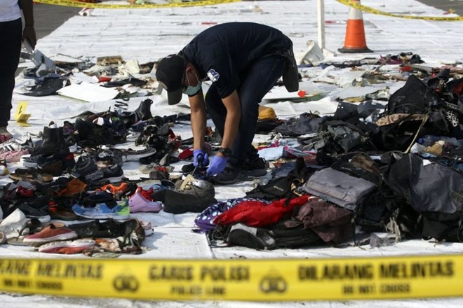 V Indoneziji po letalski nesreči našli manjše napake še na dveh boeingih