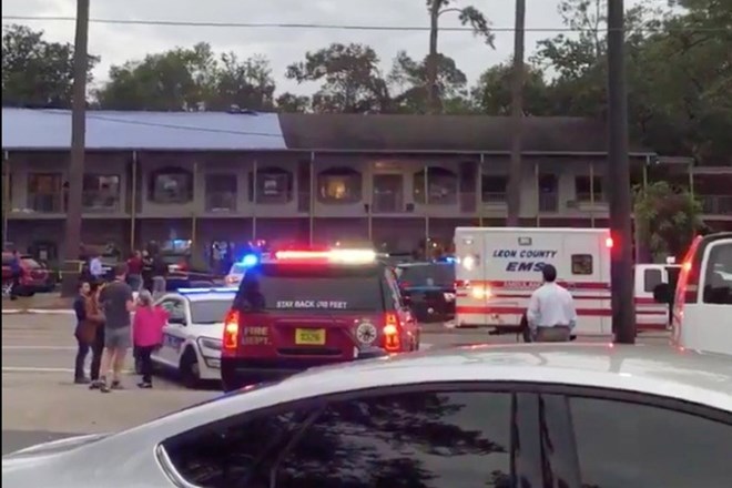 Na Floridi v streljanju dva mrtva, več ranjenih