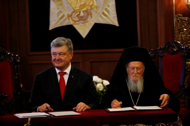 Porošenko in patriarh Bartolomej podpisala dogovor o sodelovanju